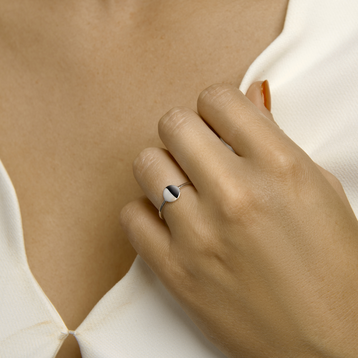 Zilveren ring met rondje