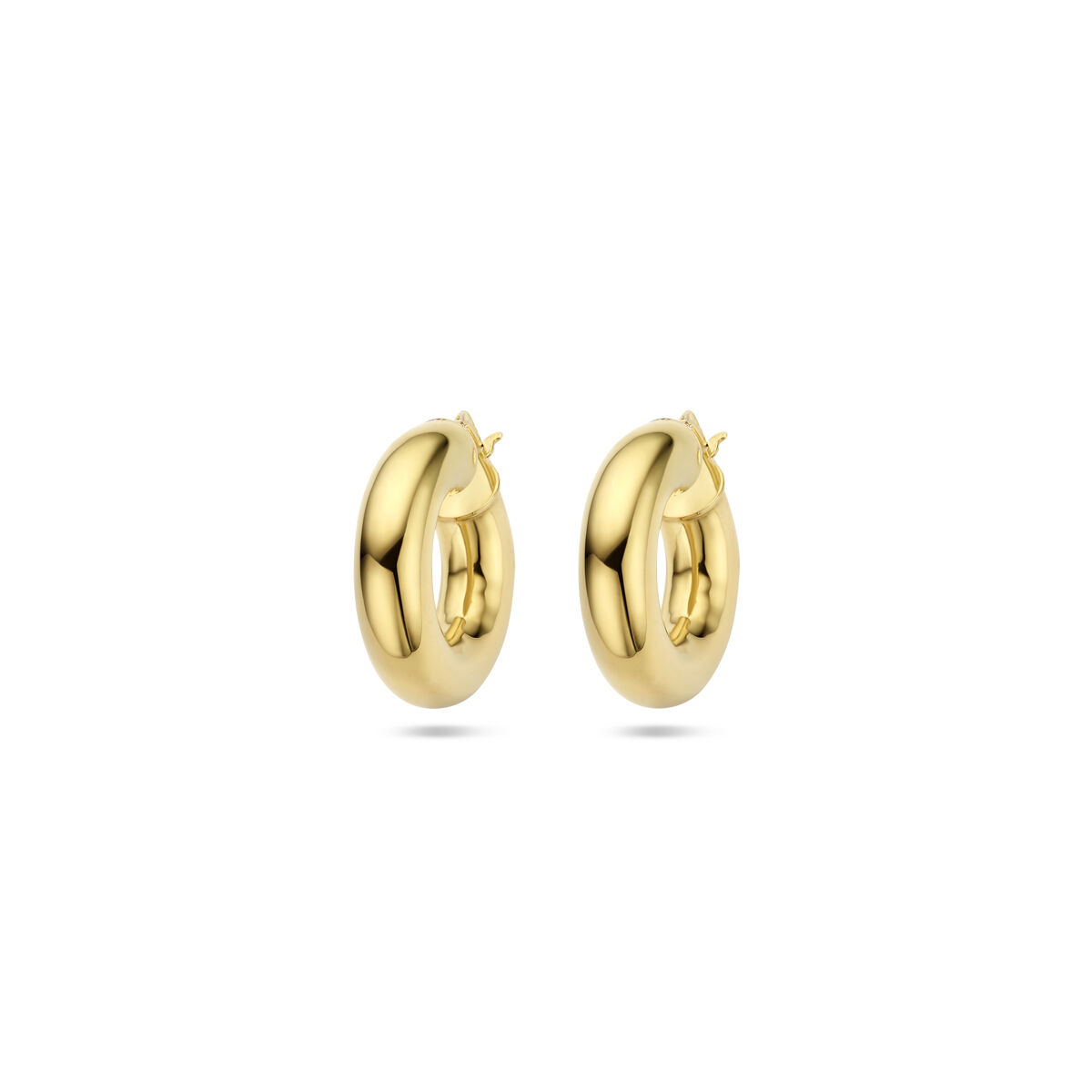 Gladde gold plated oorringen van 6 mm breed
