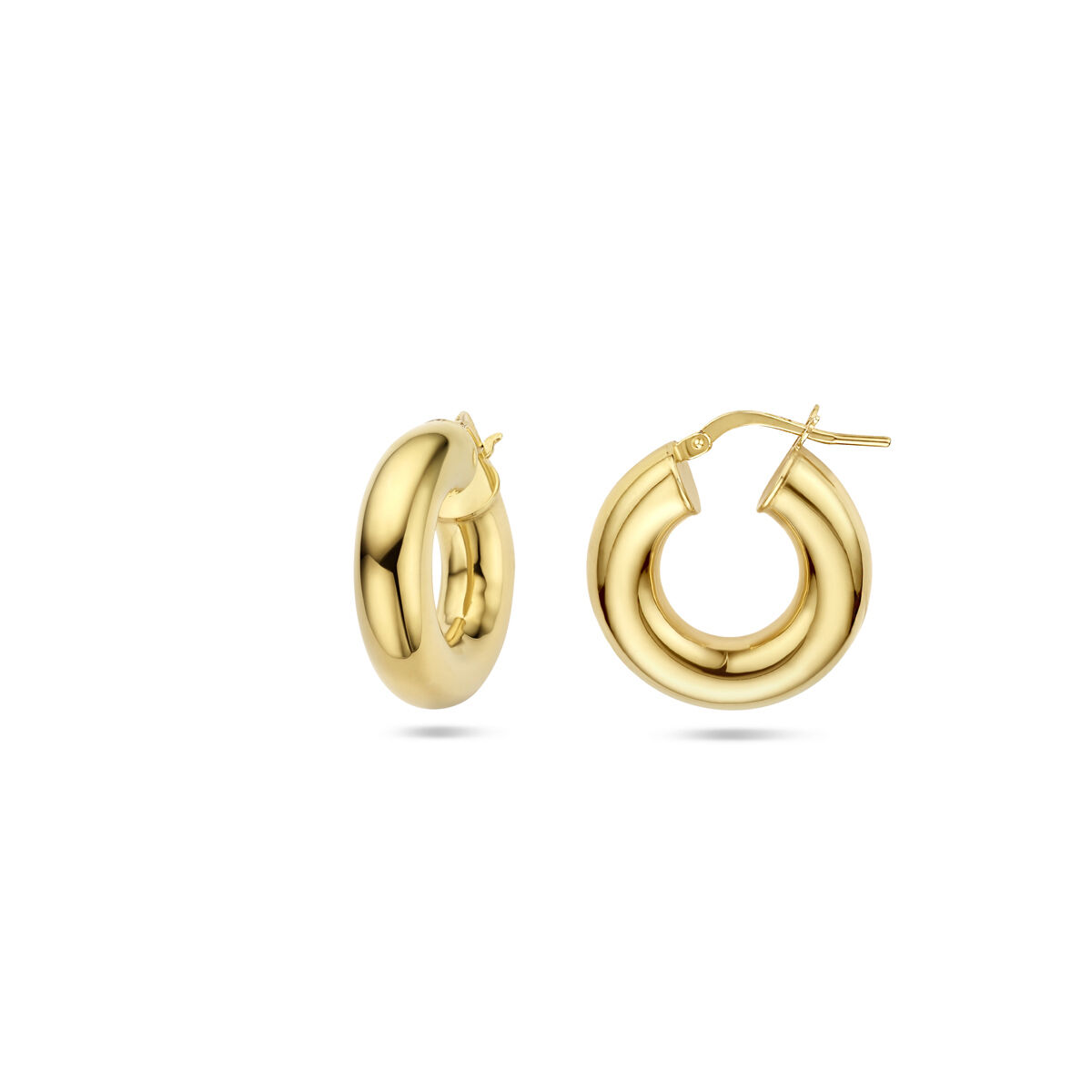 Gladde gold plated oorringen van 6 mm breed